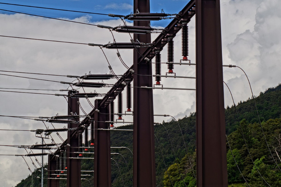 Providing fast and accurate information about the energy system requires significant resources, so modern electrical substations use new automated solutions Providing fast and accurate information about the energy system requires significant resources, so modern electrical substations use new automated solutions